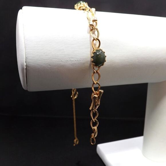 Vintage Asian Inspired Green Gemstone Gold Tone Bamboo Bracelet, 7 1/2 Inches - Picture 4 of 9